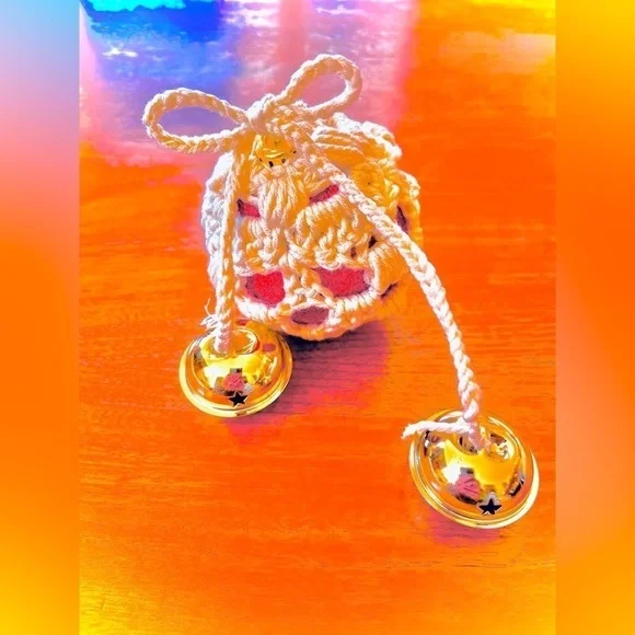 CROCHETED FARMHOUSE CHRISTMAS ORNAMENT - Picture 8 of 12